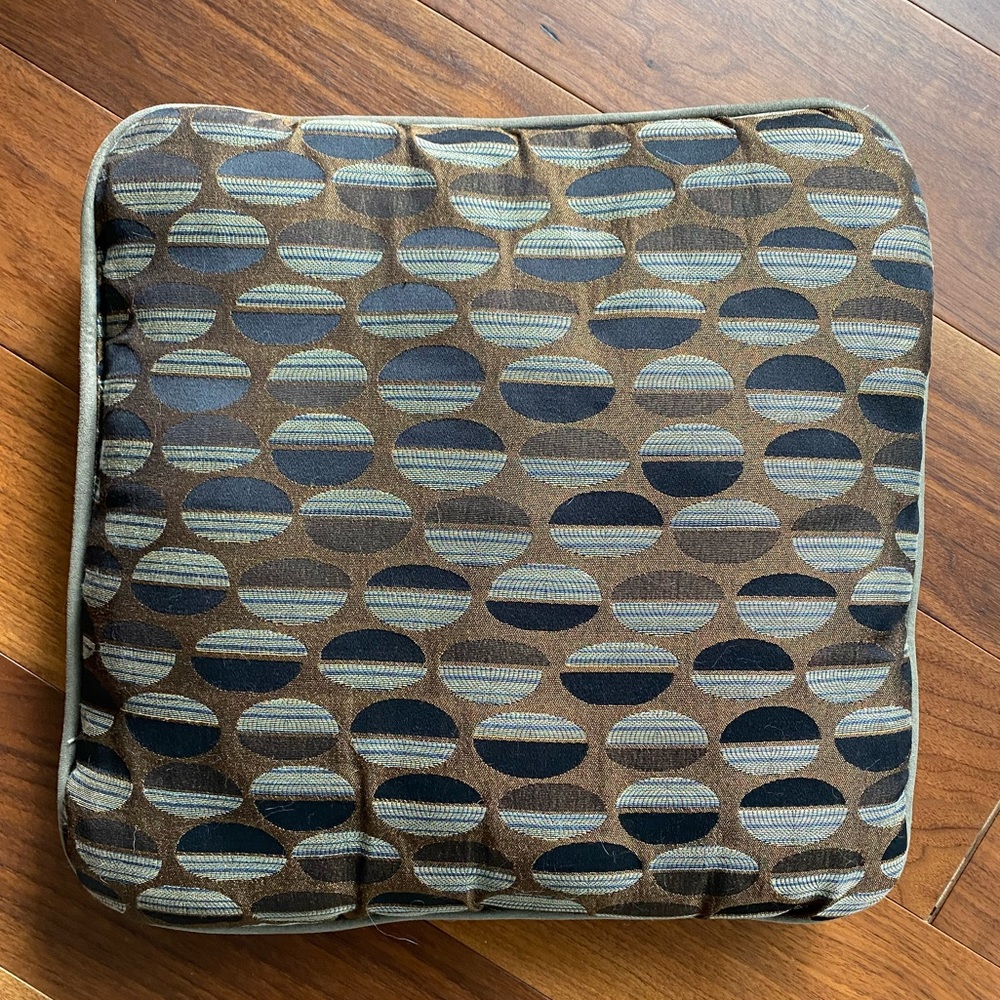 [Ashley Furniture] Accent Pillow #2